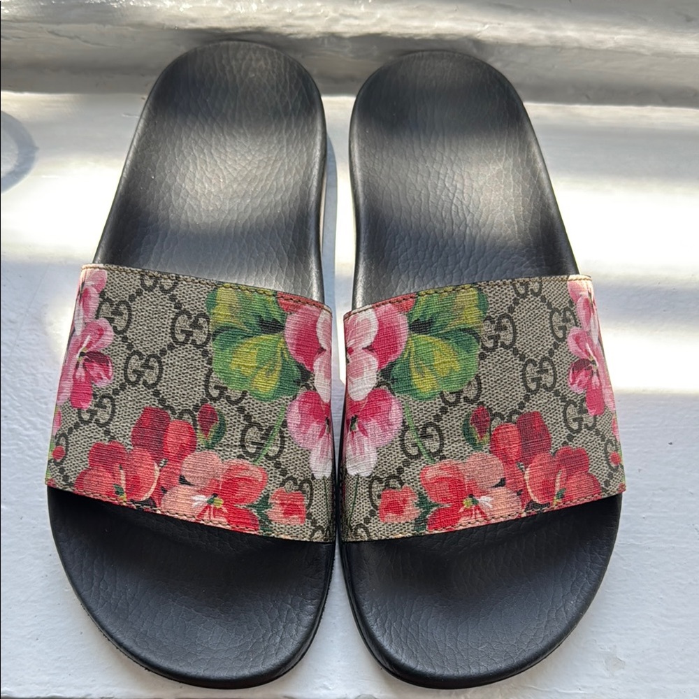 Gucci Supreme Floral Slide Sandals (Size: 40)